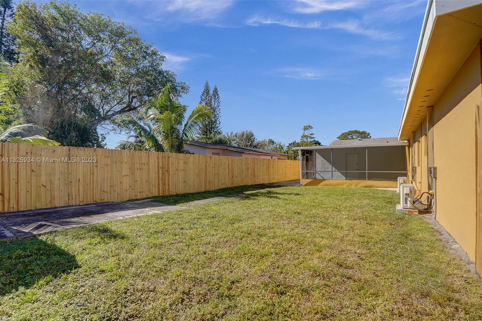 See details / sq. ft. $ 2023-01-11 0 Photo