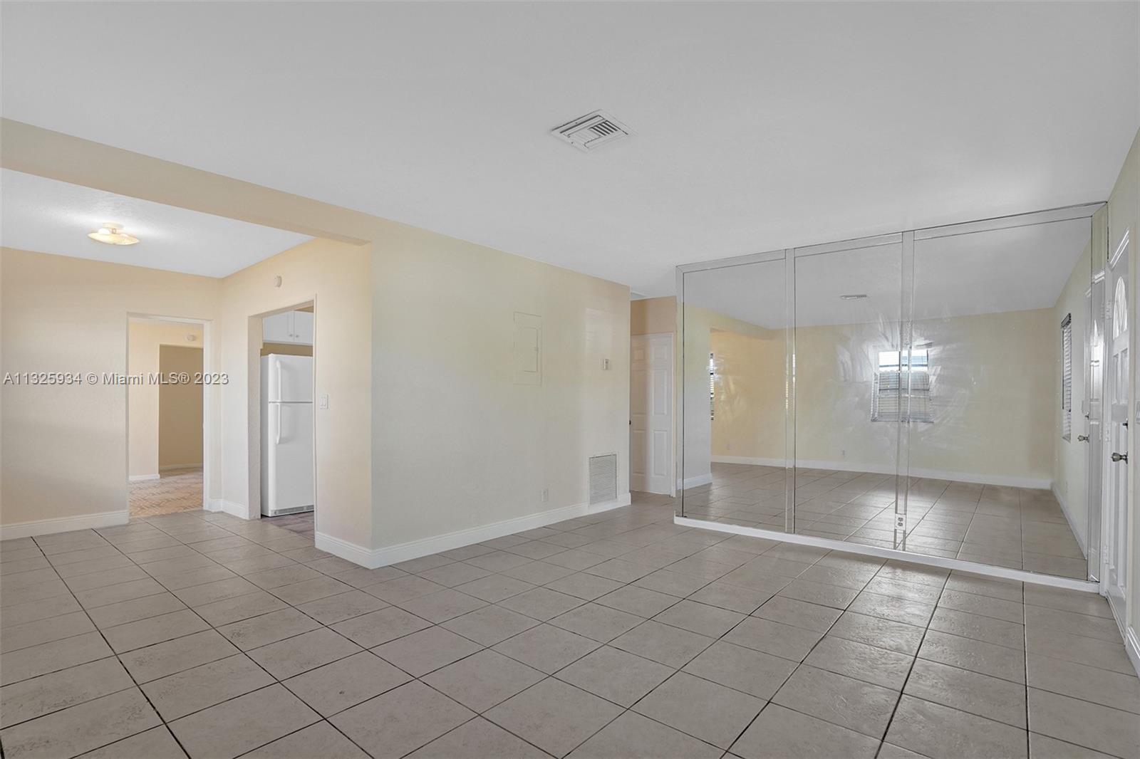 See details / sq. ft. $ 2023-01-11 0 Photo