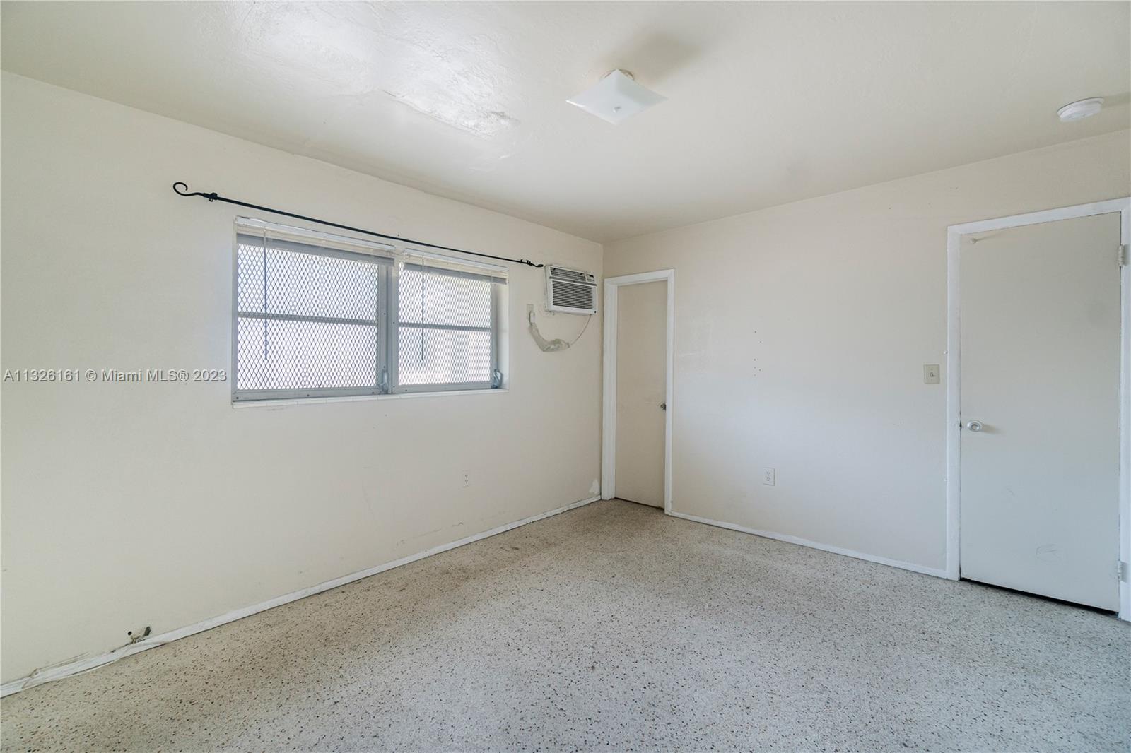 See details / 2294 sq. ft. $ 2023-01-12 0 Photo