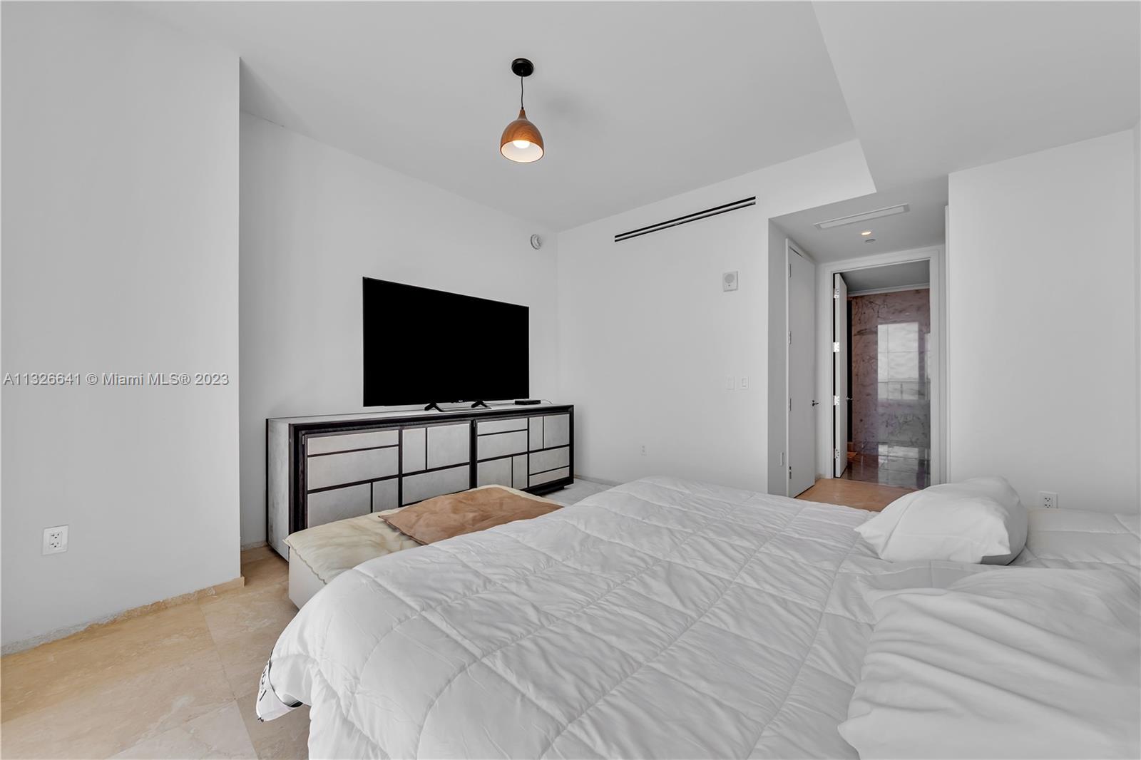 See details 703 2 / 3 1447 sq. ft. $ 2023-01-12 0 Photo