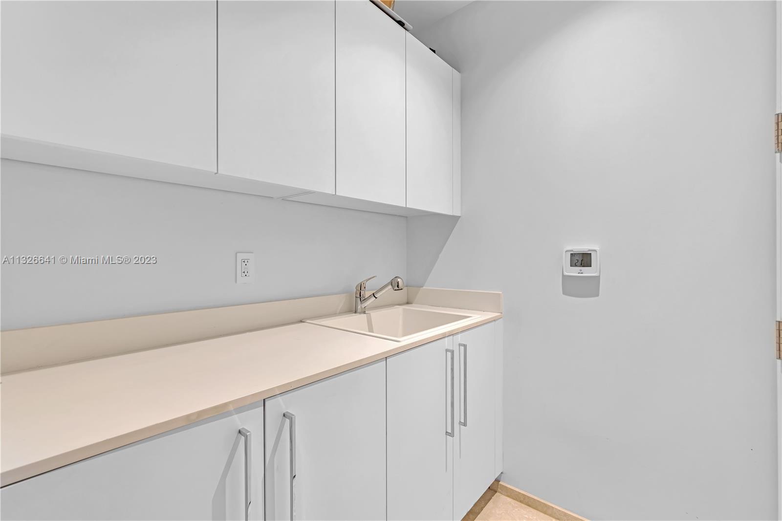 See details 703 2 / 3 1447 sq. ft. $ 2023-01-12 0 Photo