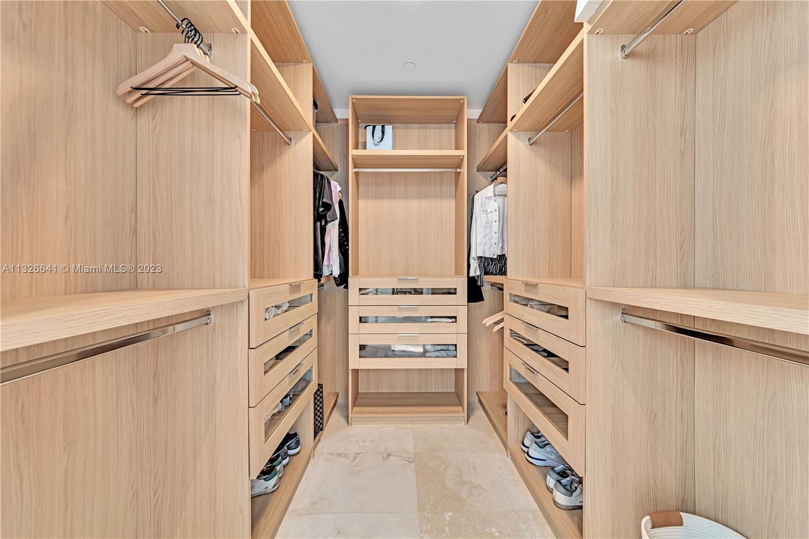 See details 703 2 / 3 1447 sq. ft. $ 2023-01-12 0 Photo