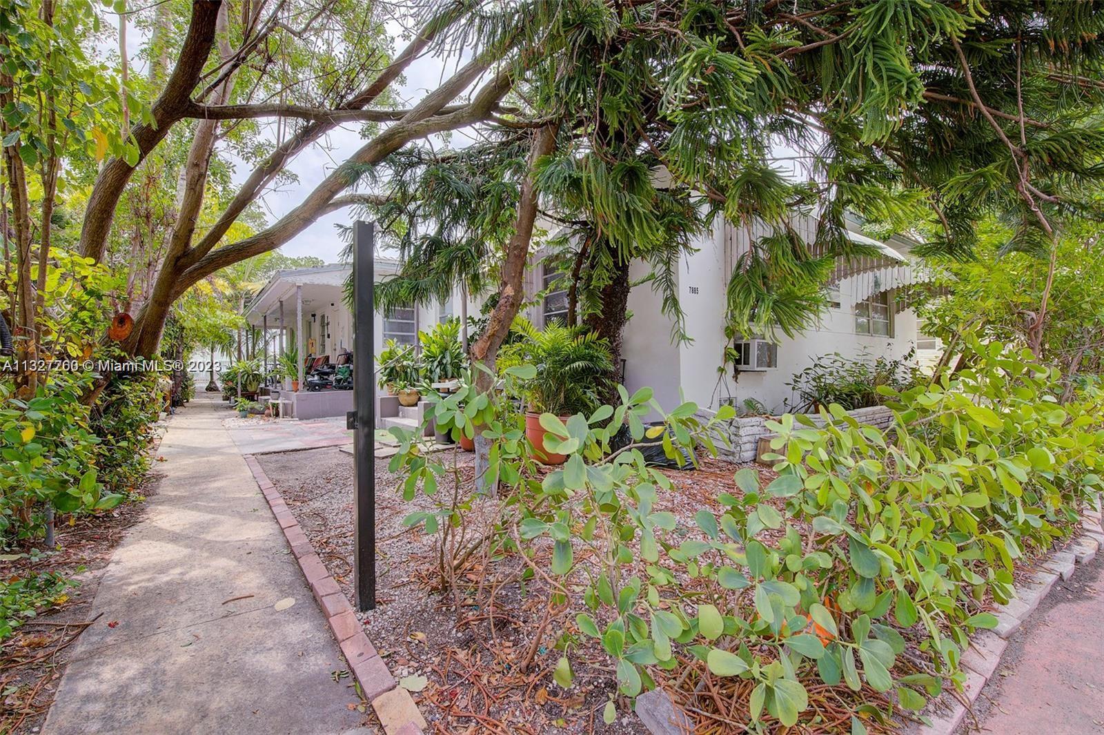 See details / 2700 sq. ft. $ 2023-01-13 0 Photo