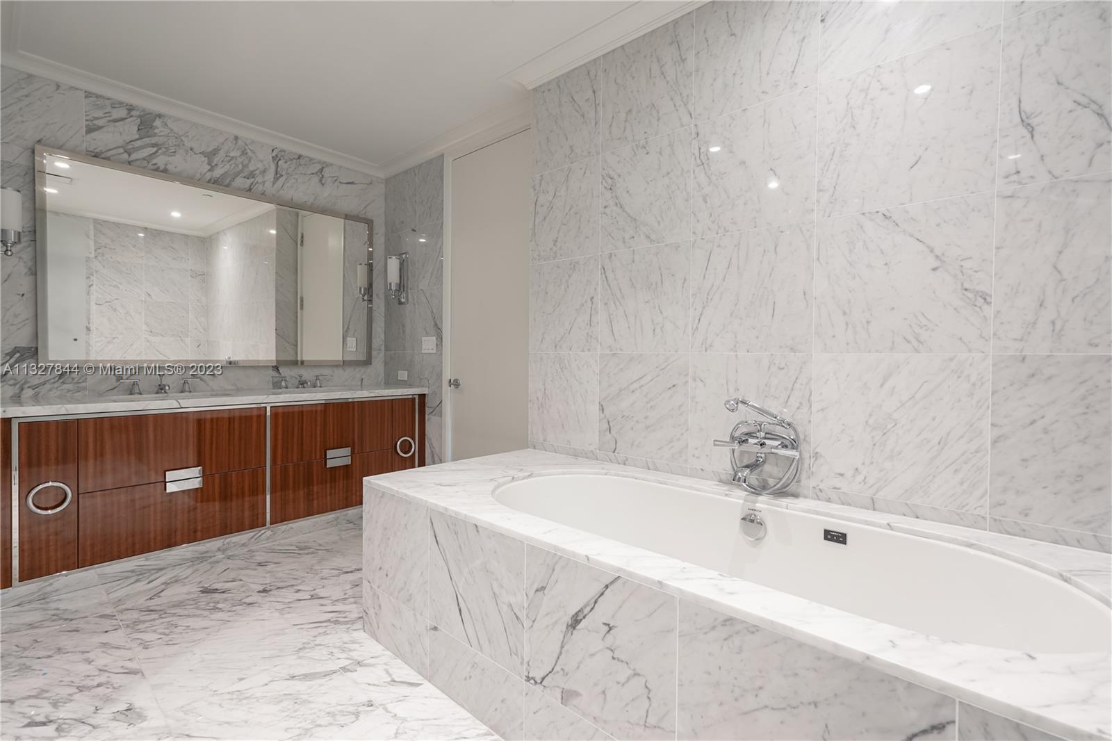Ver detalles 3803 2 / 3 1447 sq. ft. $ 2023-01-16 0 foto