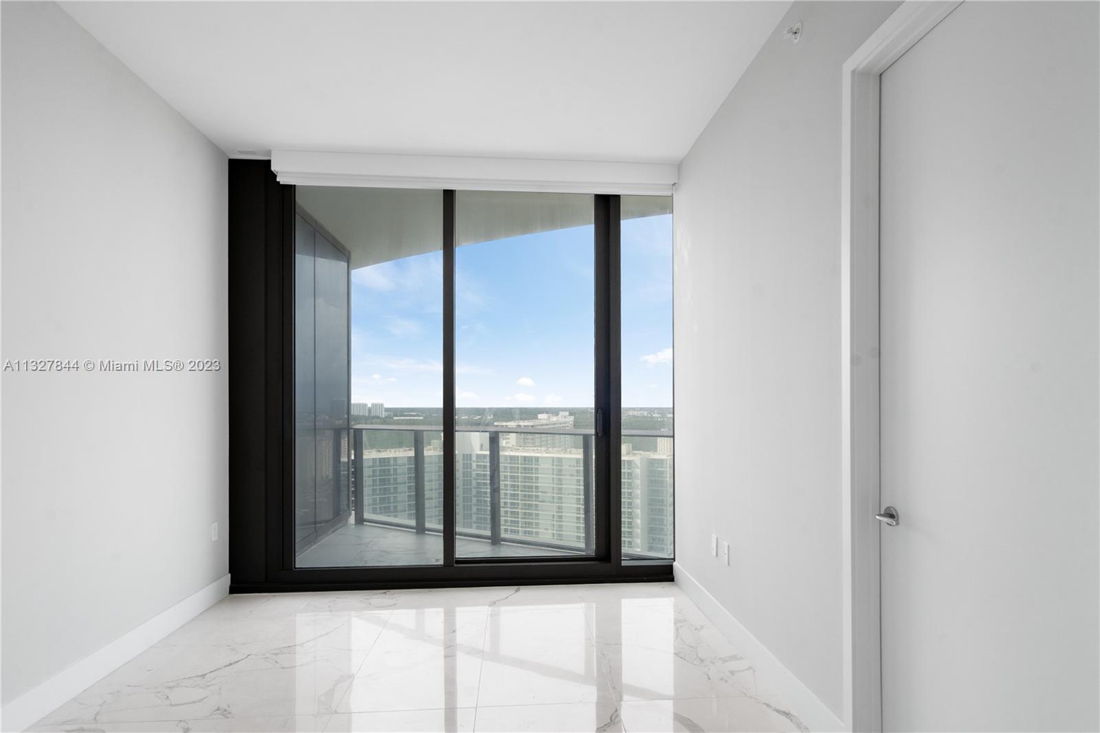 Ver detalles 3803 2 / 3 1447 sq. ft. $ 2023-01-16 0 foto