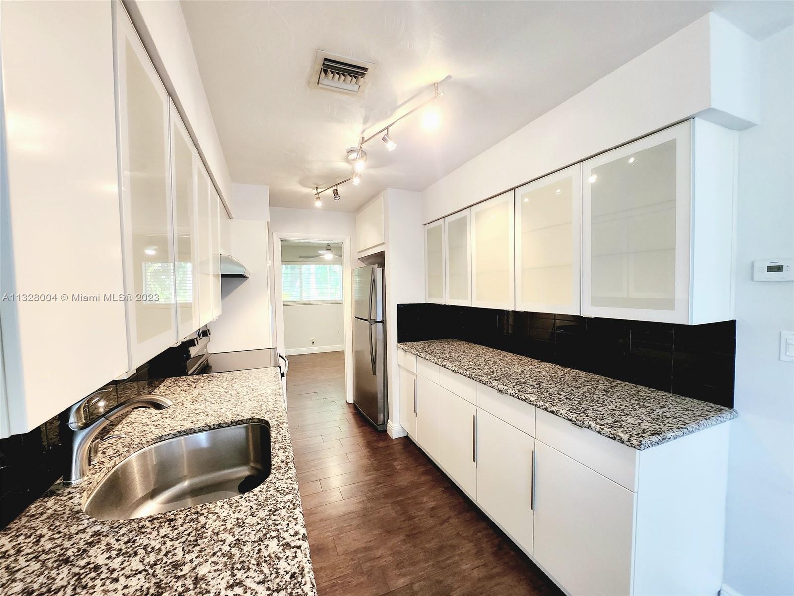 See details / 2911 sq. ft. $ 2023-01-16 0 Photo