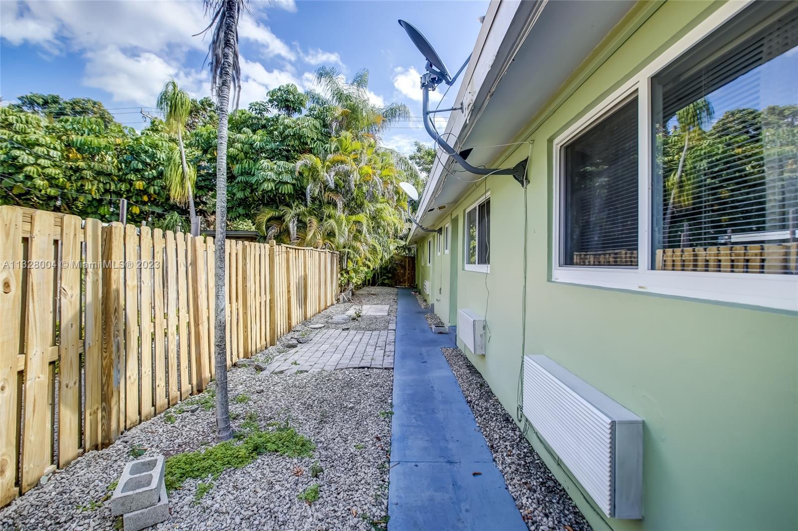 See details / 2911 sq. ft. $ 2023-01-16 0 Photo