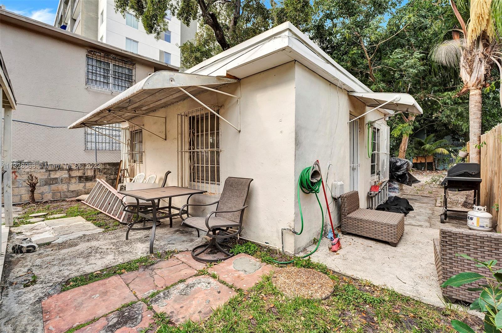 See details / 2163 sq. ft. $ 2023-01-16 0 Photo