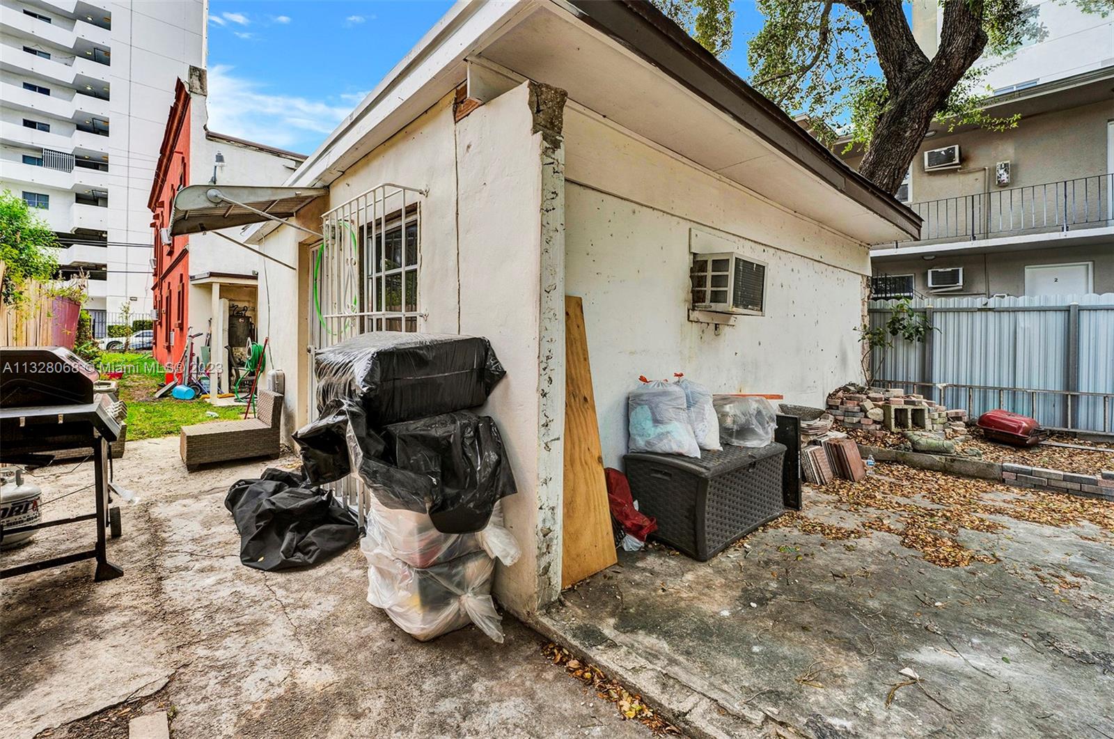 See details / 2163 sq. ft. $ 2023-01-16 0 Photo