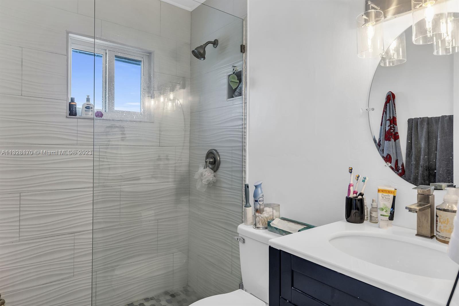 See details / 3008 sq. ft. $ 2023-01-16 0 Photo