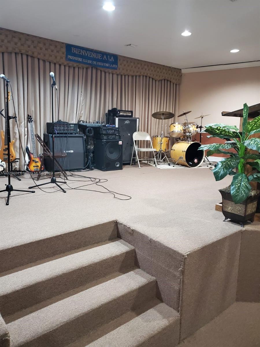 See details / sq. ft. $ 2023-01-17 0 Photo