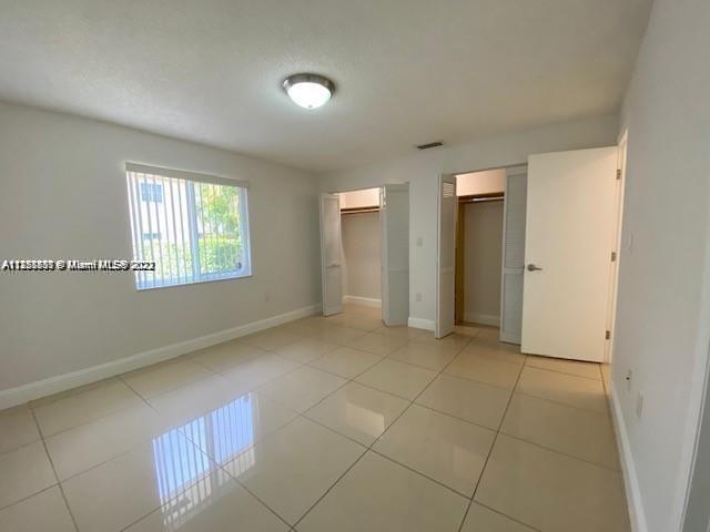 See details / 3159 sq. ft. $ 2023-01-17 0 Photo