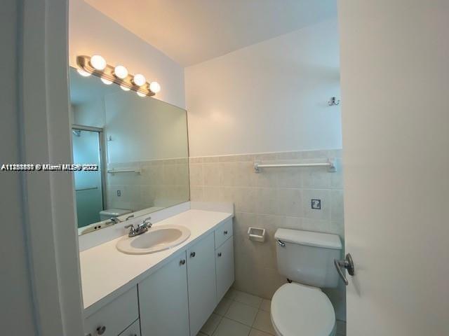 See details / 3159 sq. ft. $ 2023-01-17 0 Photo