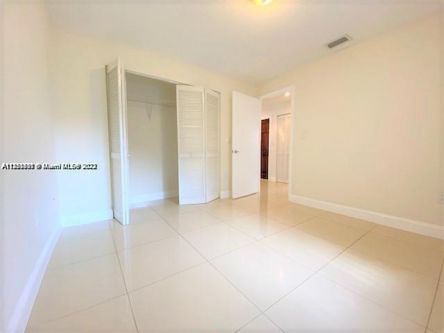 See details / 3159 sq. ft. $ 2023-01-17 0 Photo