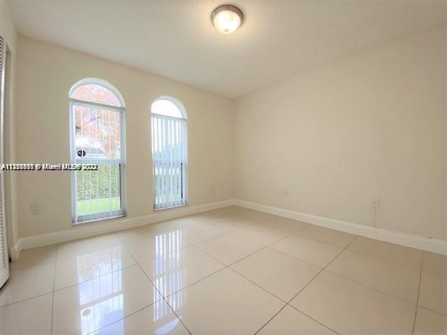 See details / 3159 sq. ft. $ 2023-01-17 0 Photo