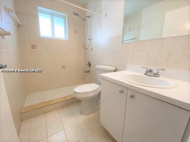 See details / 3159 sq. ft. $ 2023-01-17 0 Photo