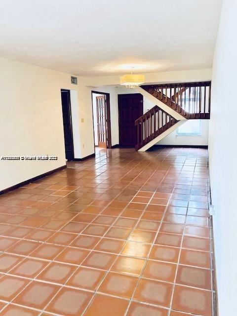 See details / 3159 sq. ft. $ 2023-01-17 0 Photo
