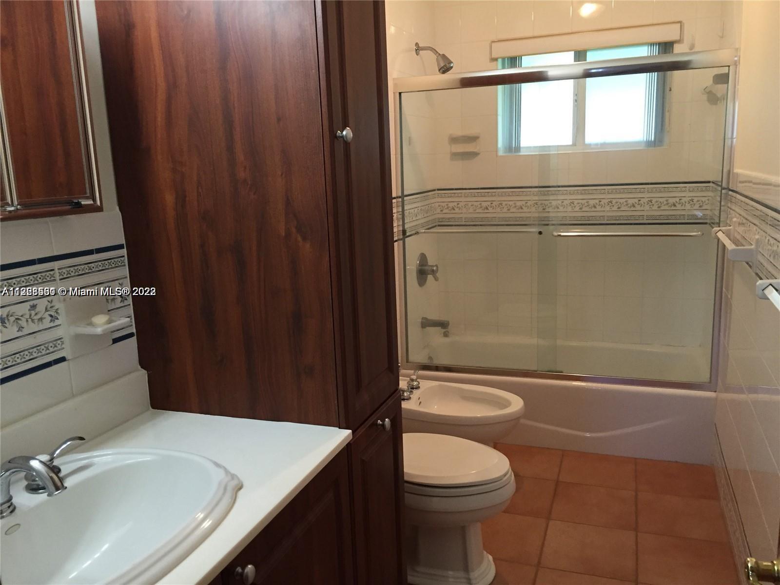 See details / 3159 sq. ft. $ 2023-01-17 0 Photo
