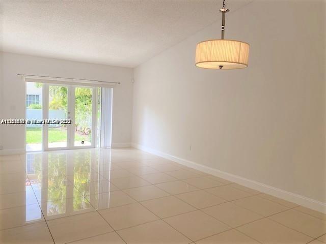 See details / 3159 sq. ft. $ 2023-01-17 0 Photo