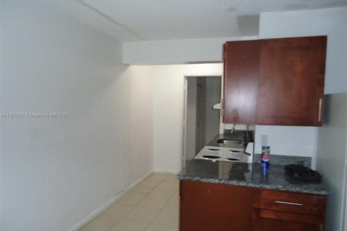 See details / 1810 sq. ft. $ 2023-01-17 0 Photo