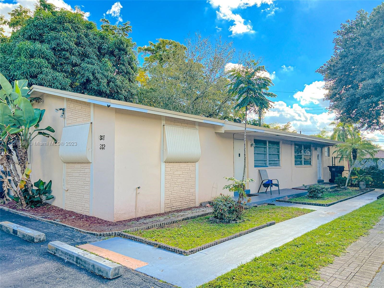 See details / 1983 sq. ft. $ 2023-01-17 0 Photo