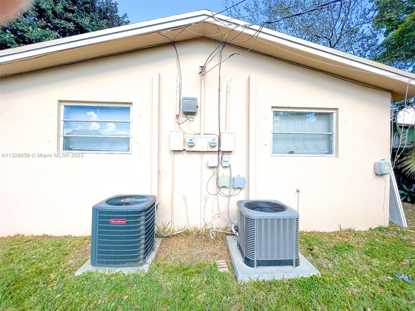 See details / 1983 sq. ft. $ 2023-01-17 0 Photo