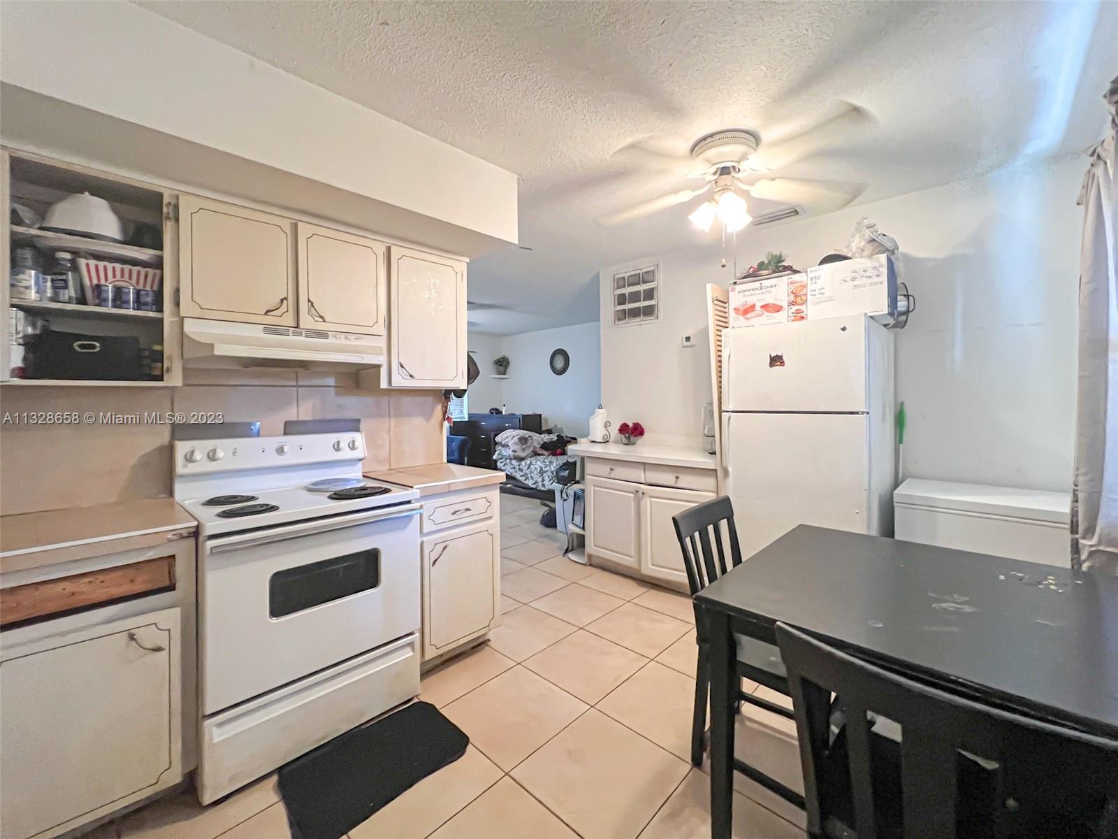 See details / 1983 sq. ft. $ 2023-01-17 0 Photo