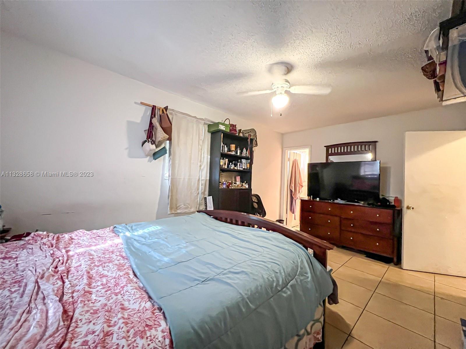 See details / 1983 sq. ft. $ 2023-01-17 0 Photo
