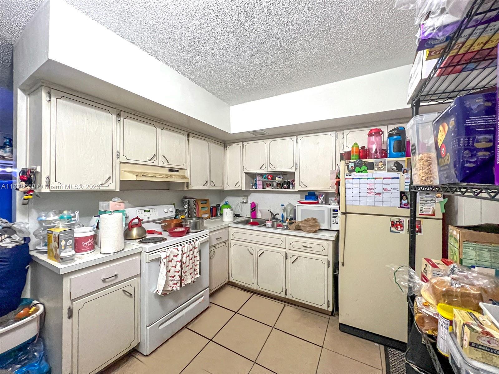 See details / 1983 sq. ft. $ 2023-01-17 0 Photo