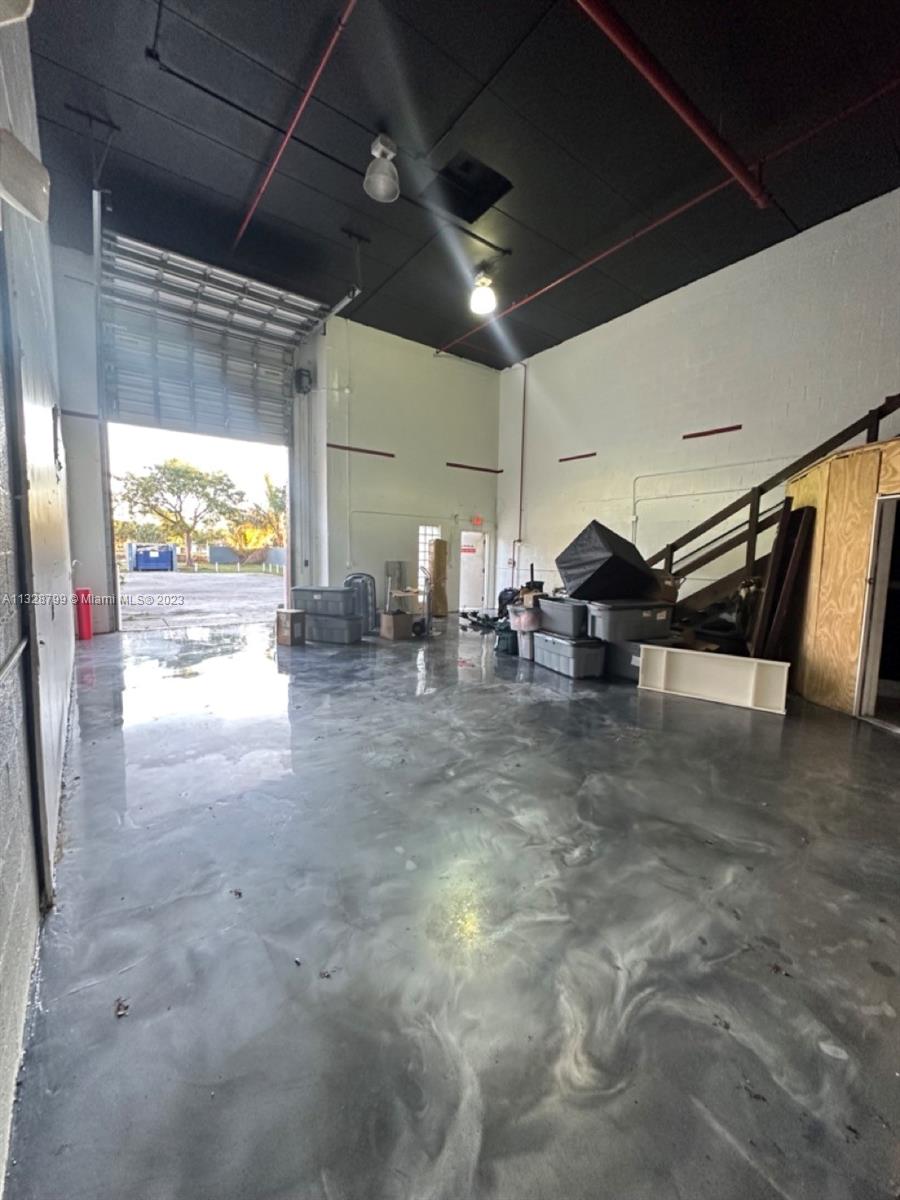 See details C10 / sq. ft. $ 2023-01-17 0 Photo