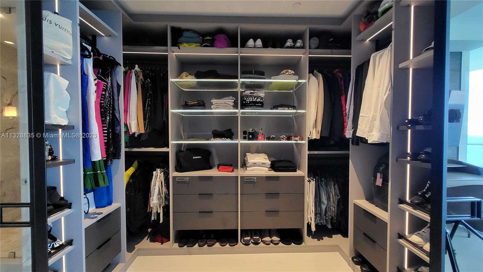 See details 3102 3 / 4 2137 sq. ft. $ 2023-01-17 0 Photo
