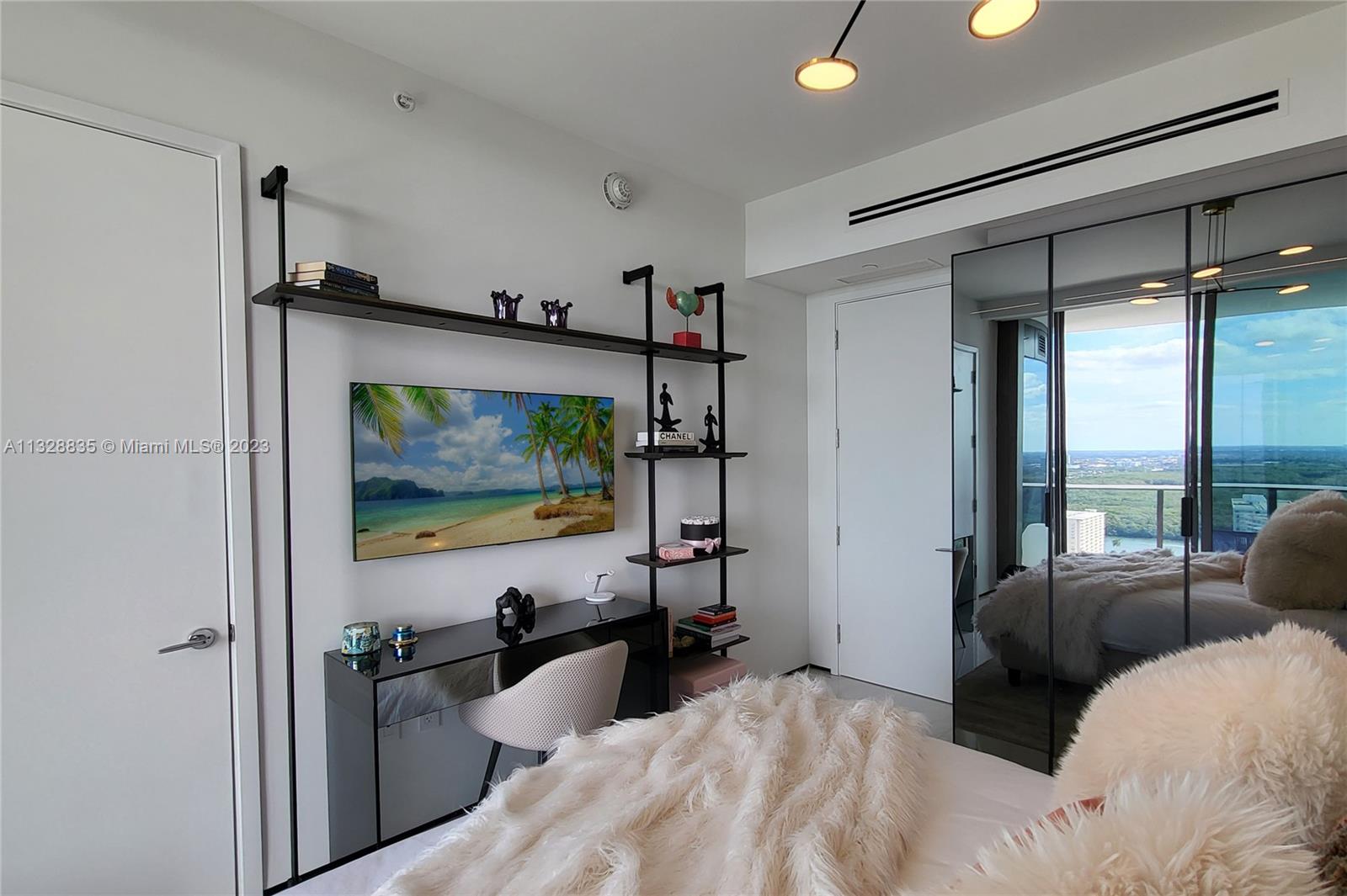 See details 3102 3 / 4 2137 sq. ft. $ 2023-01-17 0 Photo