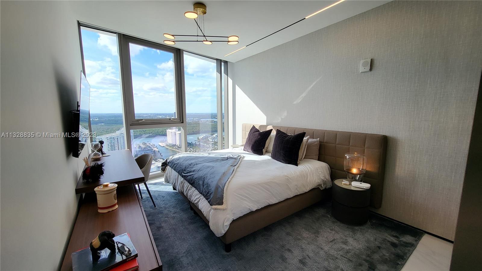 See details 3102 3 / 4 2137 sq. ft. $ 2023-01-17 0 Photo