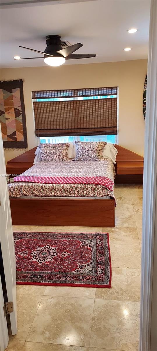 See details / 2037 sq. ft. $ 2023-01-17 0 Photo