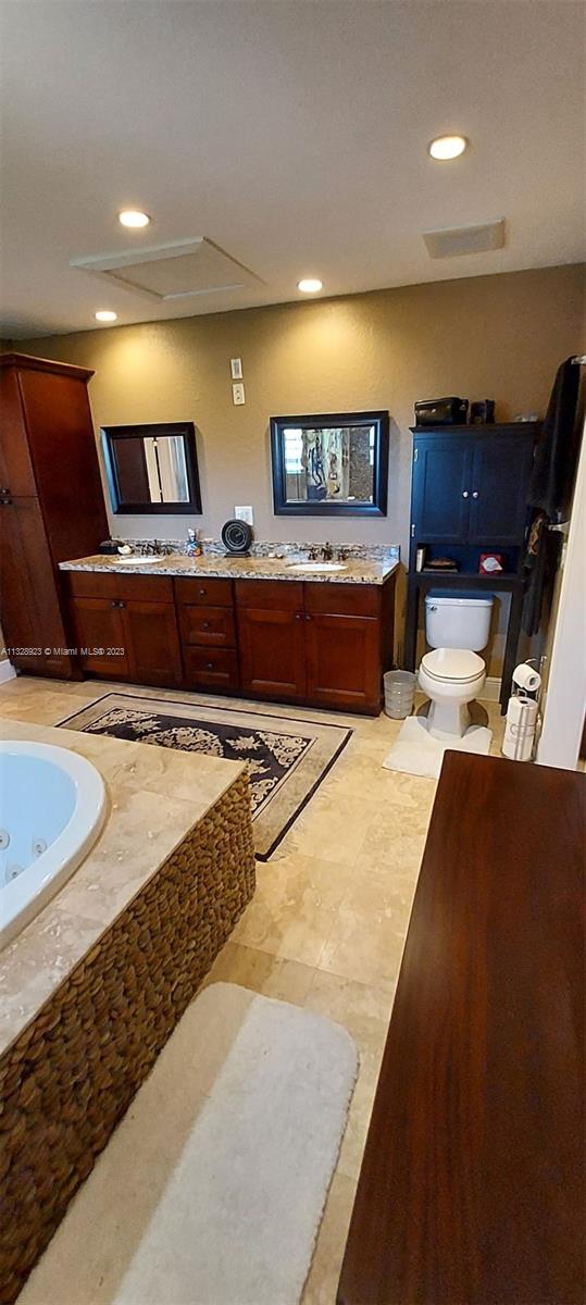 See details / 2037 sq. ft. $ 2023-01-17 0 Photo