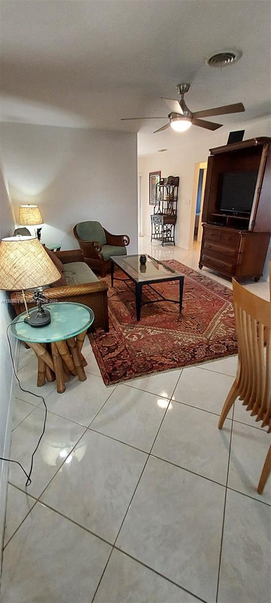 See details / 2037 sq. ft. $ 2023-01-17 0 Photo
