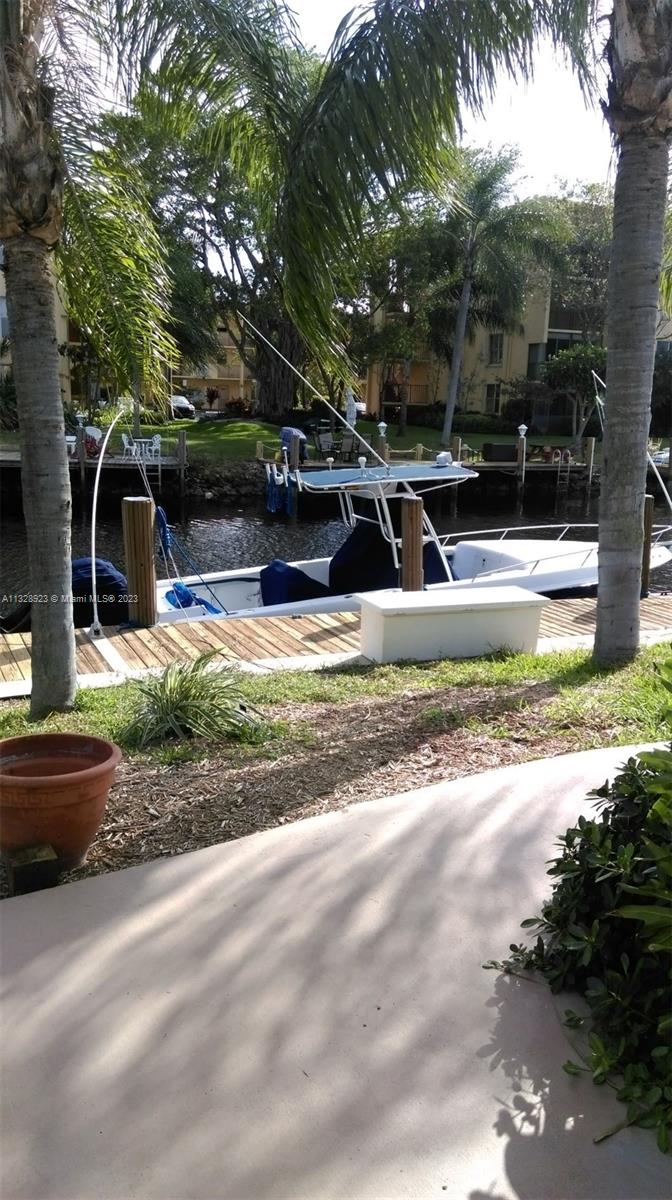 See details / 2037 sq. ft. $ 2023-01-17 0 Photo