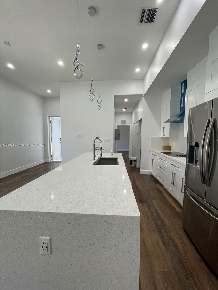 See details / sq. ft. $ 2023-01-17 0 Photo
