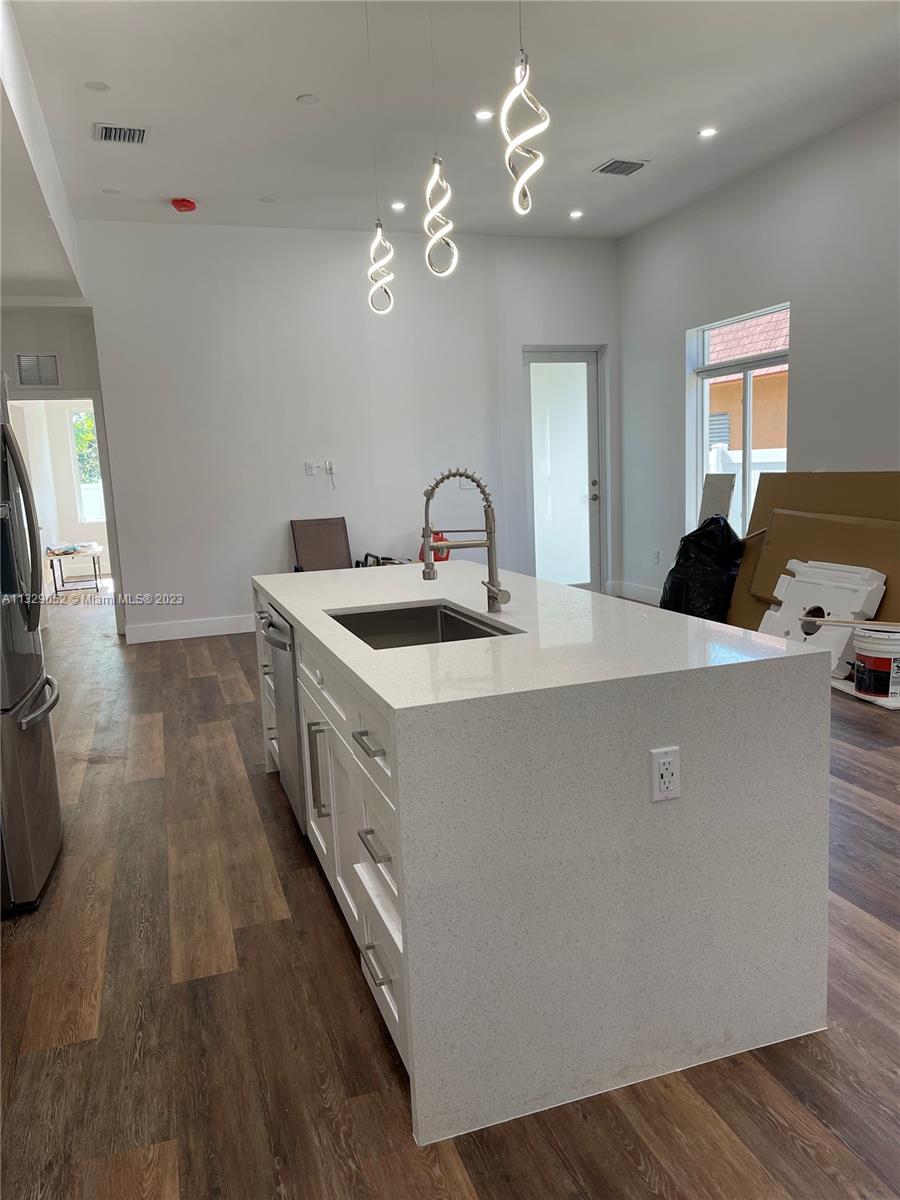 See details / sq. ft. $ 2023-01-17 0 Photo