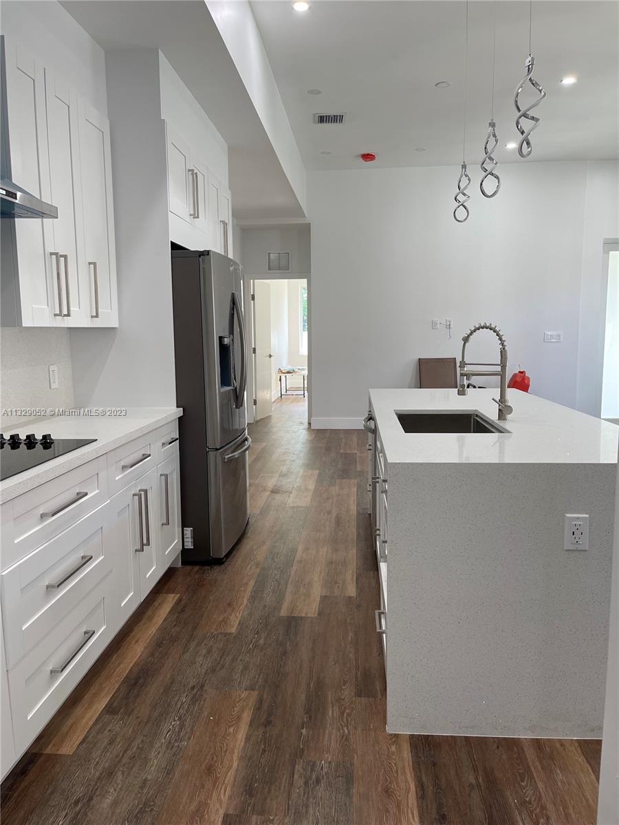 See details / sq. ft. $ 2023-01-17 0 Photo