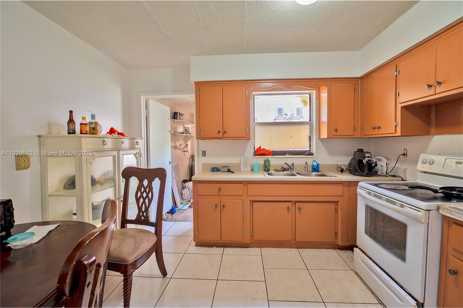 See details / 1676 sq. ft. $ 2023-01-18 0 Photo
