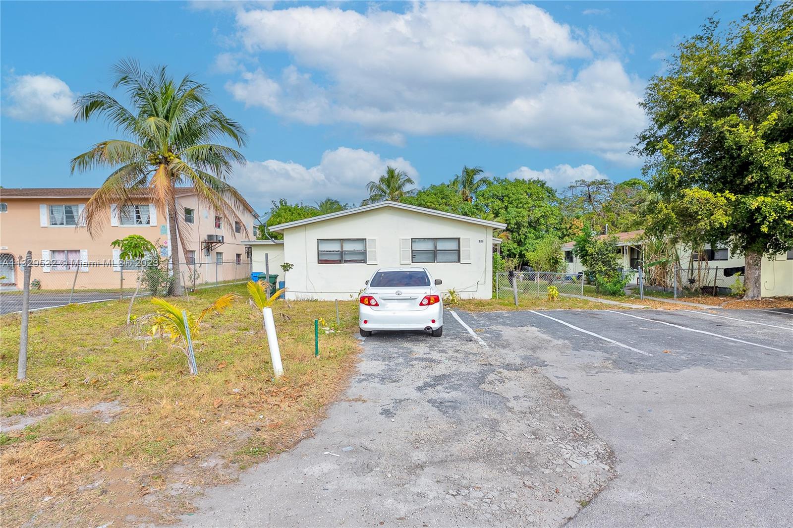 See details / 1676 sq. ft. $ 2023-01-18 0 Photo