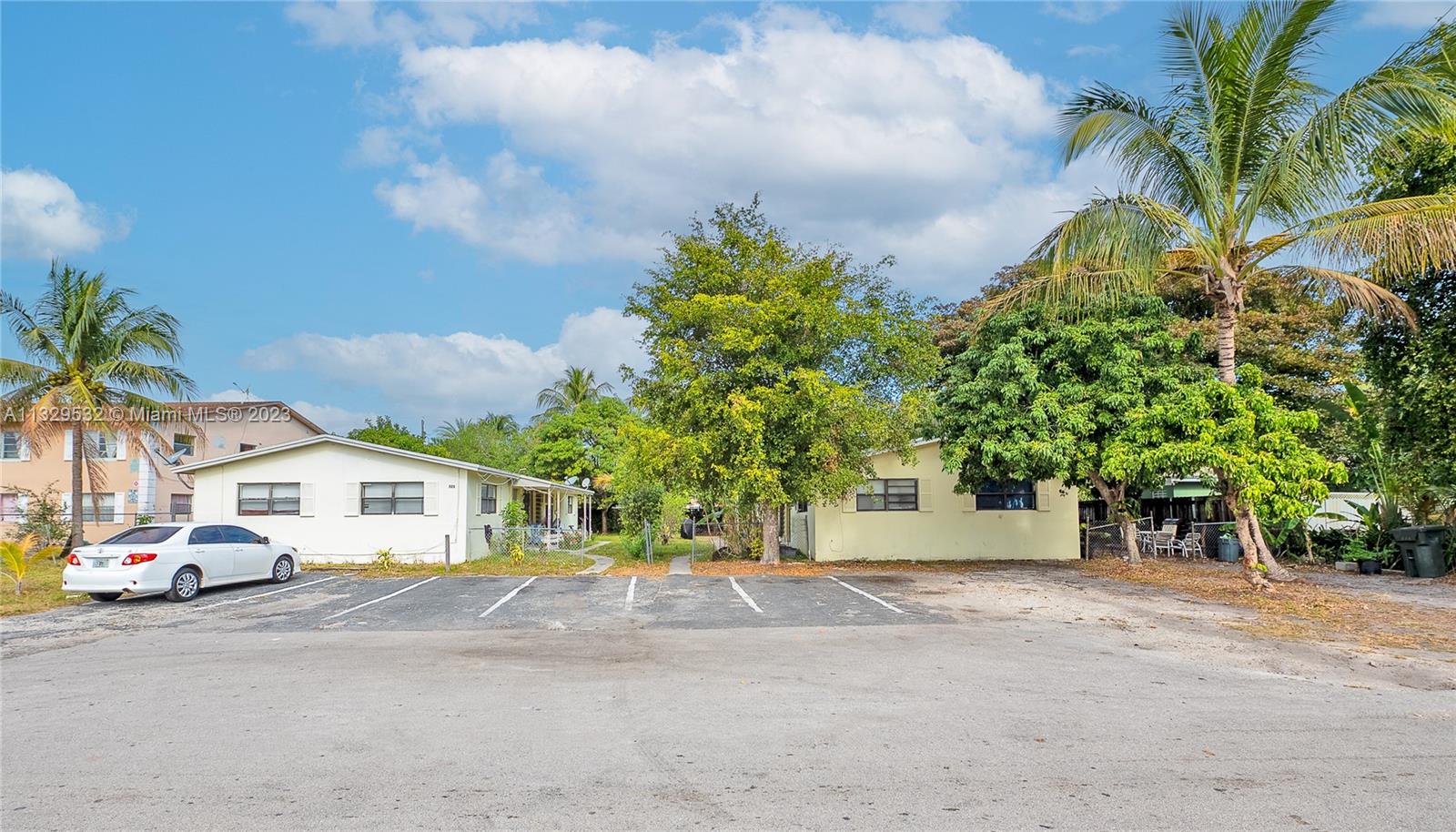 See details / 1676 sq. ft. $ 2023-01-18 0 Photo