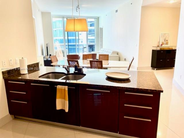 Ver detalles 3307 3 / 3 2084 sq. ft. $ 2023-01-18 0 foto
