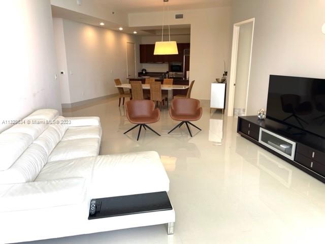 Ver detalles 3307 3 / 3 2084 sq. ft. $ 2023-01-18 0 foto