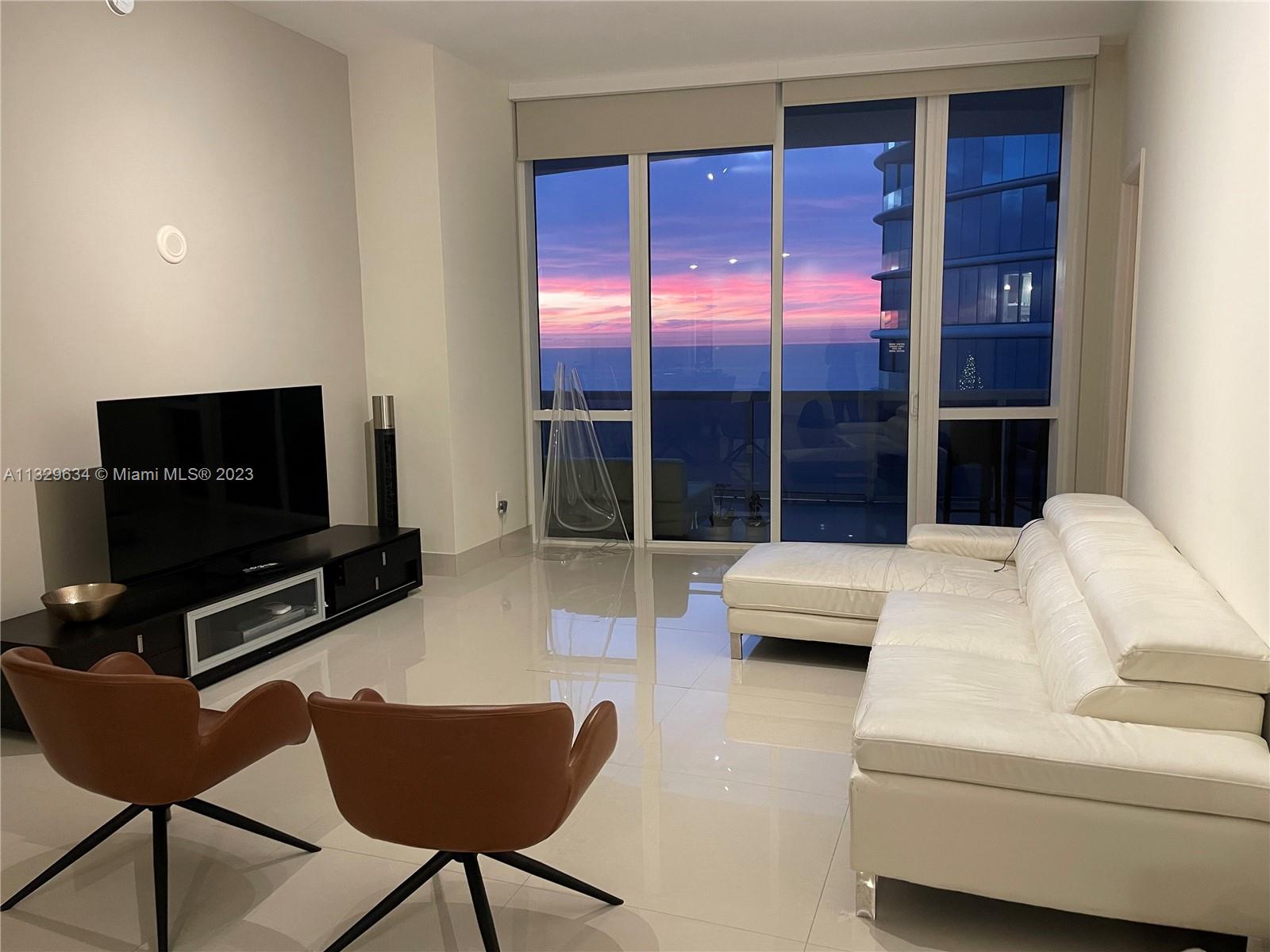 Ver detalles 3307 3 / 3 2084 sq. ft. $ 2023-01-18 0 foto