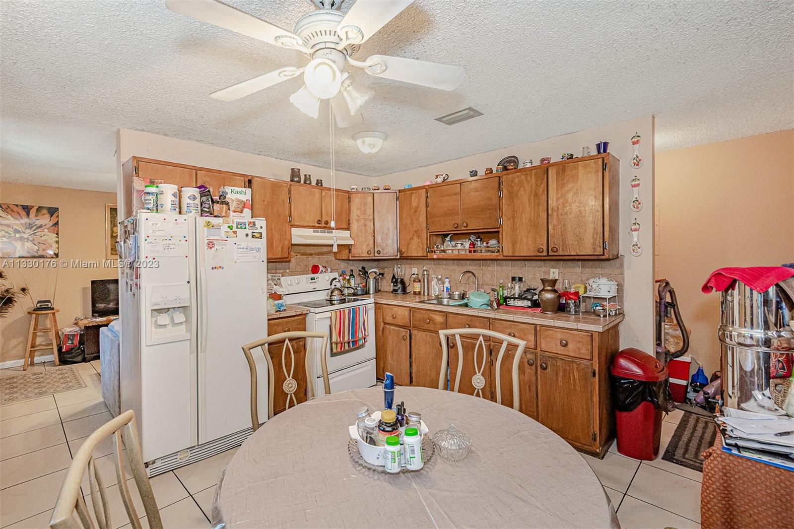 See details / 1931 sq. ft. $ 2023-01-19 0 Photo
