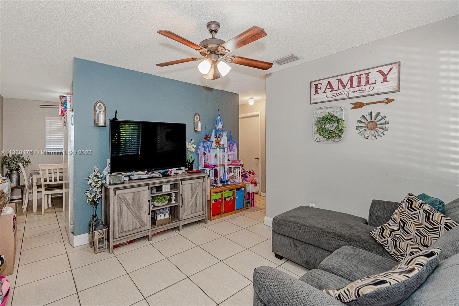 See details / 1931 sq. ft. $ 2023-01-19 0 Photo