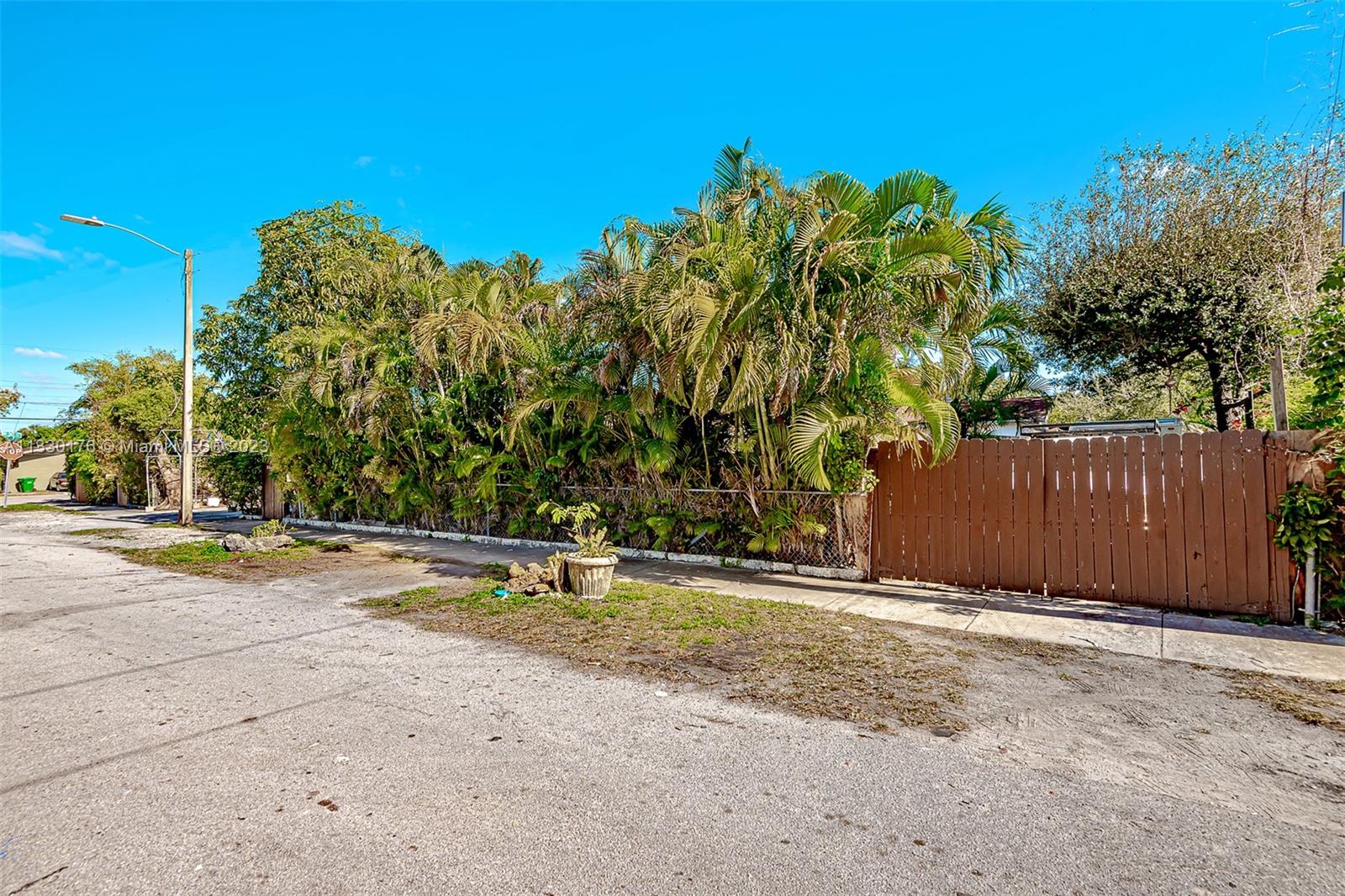 See details / 1931 sq. ft. $ 2023-01-19 0 Photo