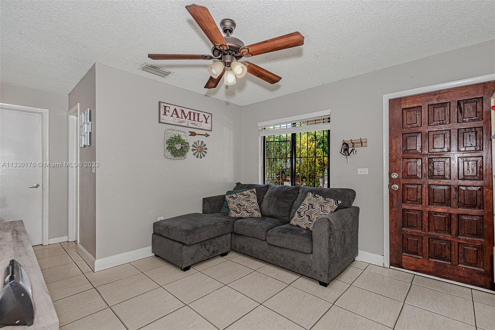 See details / 1931 sq. ft. $ 2023-01-19 0 Photo